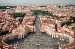 Cardinals Fail to Elect New Pope as Second Black Smoke Rises